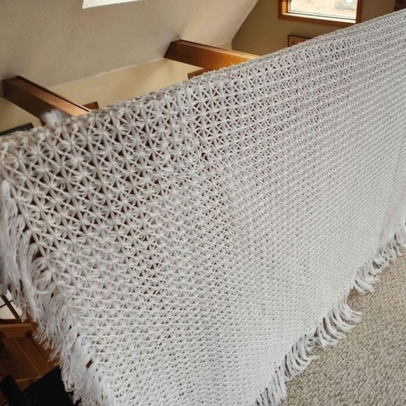 Hand Crochet White HEAVY KING Bedspread - Picture 1 of 3